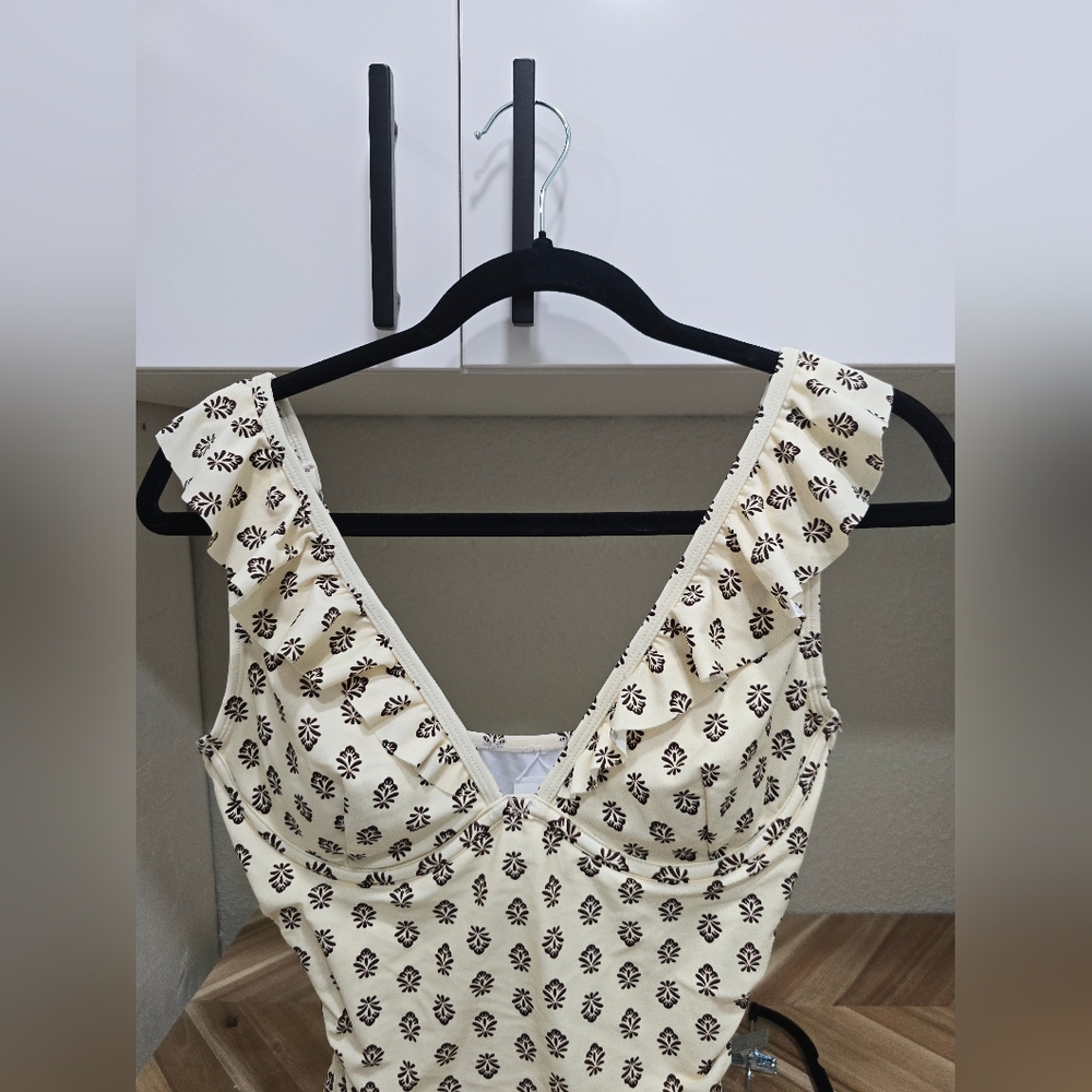 Cupshe Cream and Brown One Piece Swimsuit with Ruffle Accents - Picture 8 of 9